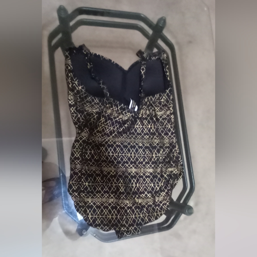 SWIMSUIT - Picture 2 of 5